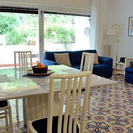 Апартаменты Sea Breeze Acitrezza Ачи Костелло Экстерьер фото